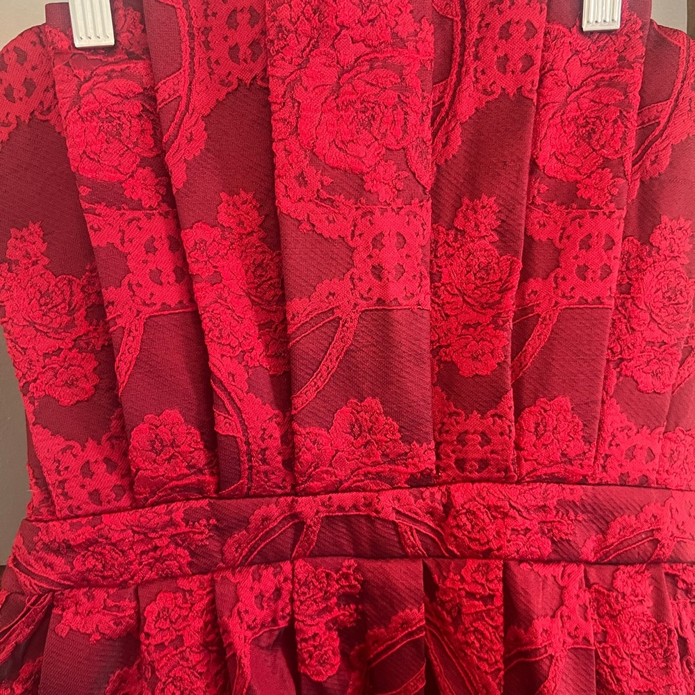 entro Red Strapless Floral Jacquard Cocktail Dress - Picture 2 of 10